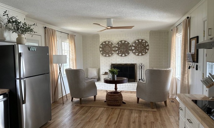 Ochlocknee House | 4-bedroom house in charming Ochlocknee with AC, WiFi. Relax and unwind