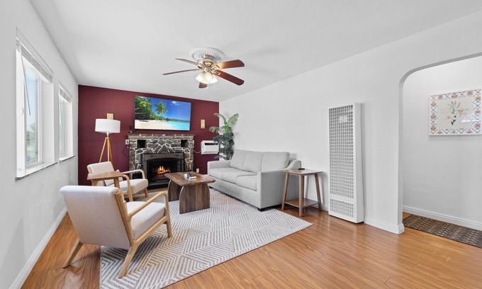El Cajon House | 4-bedroom house in charming El Cajon with AC, WiFi