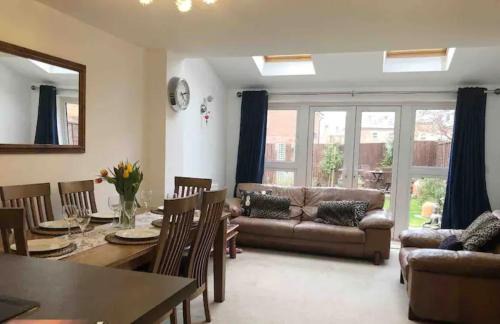 Ford House | 4 bedroom house in seaside town