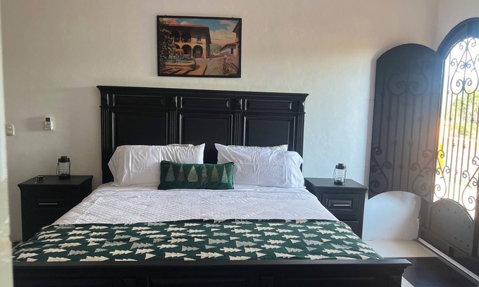 Ahuachapan House | 4-bedroom house in brilliant La Hachadura with WiFi, AC