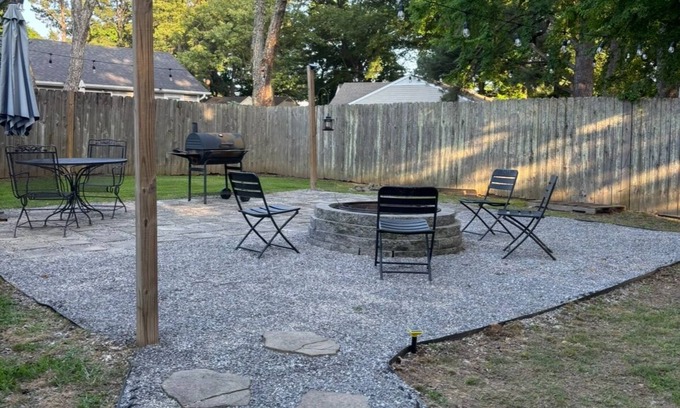 Ellendale House | 4-bedroom house near Shelby Farms with WiFi, AC
