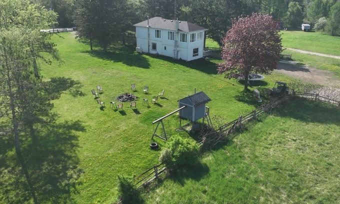 Glencairn Other | 4 bedroom house on the madriver/tubing/πββοΈ/30 + acres/lots to do