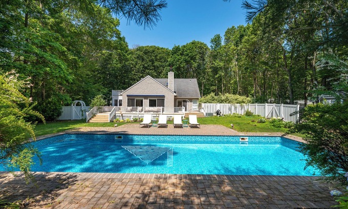 Hay Beach House | 4-bedroom house in beautiful Shelter Island with pool, perfect for families