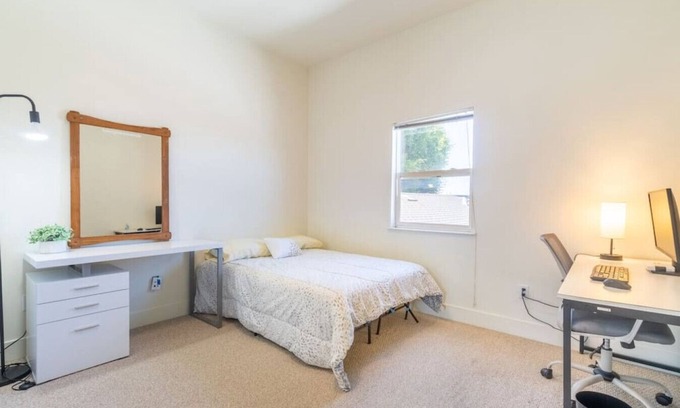 Mission District Condo | 4 Bedroom Modern Flat w/City Views & Huge Deck