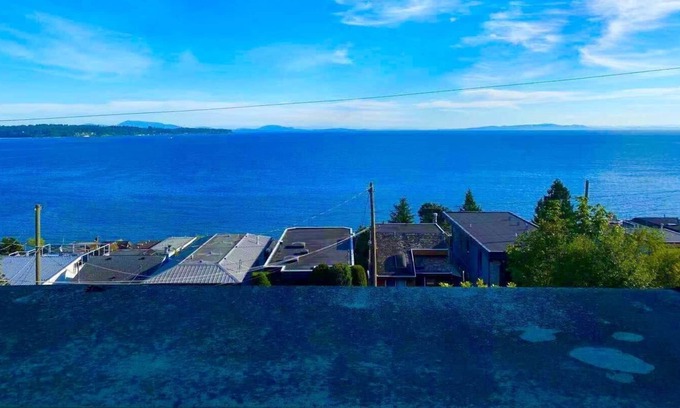 White Rock House | 4 bedroom Panoramic Ocean View House