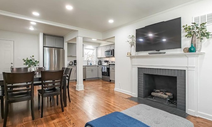 West Plaza House | 4 Bedroom Plaza Charmer Pet Friendly