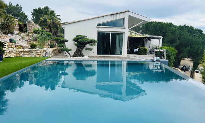 Caveirac House | 4 Bedroom Private vacation home in Caveirac