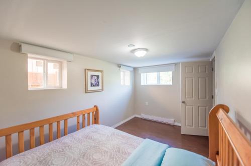 Burnaby House | 4 Bedroom Semi-basement Suite in Burnaby Metrotown