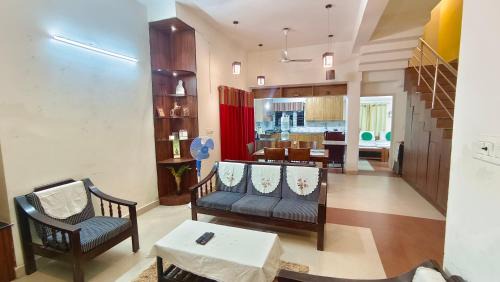 Madipakkam Apartment | 4 Bedroom Service Apartment with Kitchen near Velachery - Madipakkam - Pallikaranai