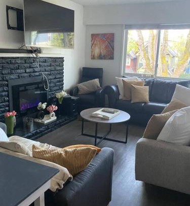 Kitsilano House | 4 bedroom shared home and bath on a quiet tree lined street