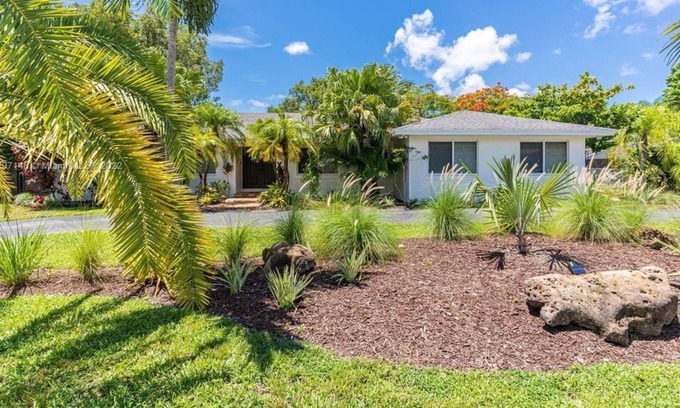 Palmetto Bay Apartment | 4 Bedroom Single family 441311 by Houzlet
