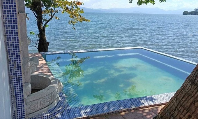 Rio Dulce Villa | 4 Bedroom Spanish villa on lake Izabal, Guatemala.