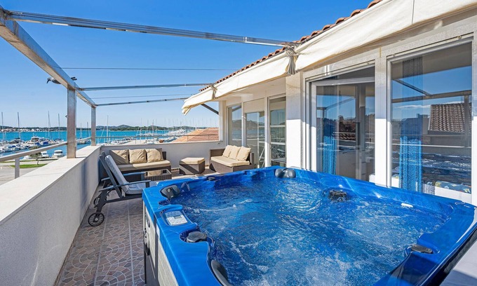 Murter House | 4 bedroom stunning home in Murter