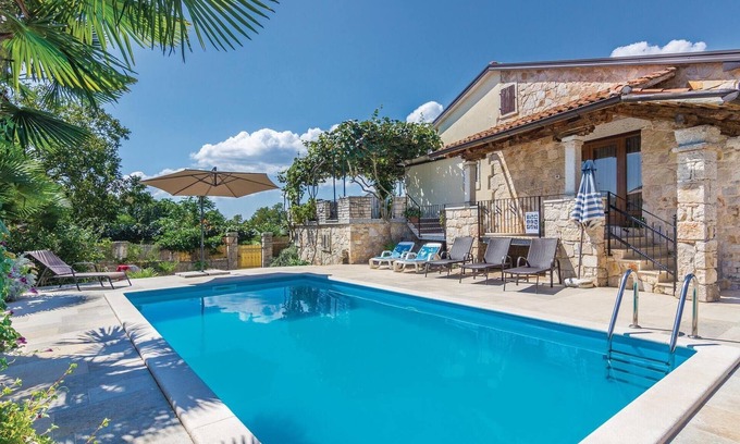 Gracisce House | 4 bedroom stunning home in Puzari
