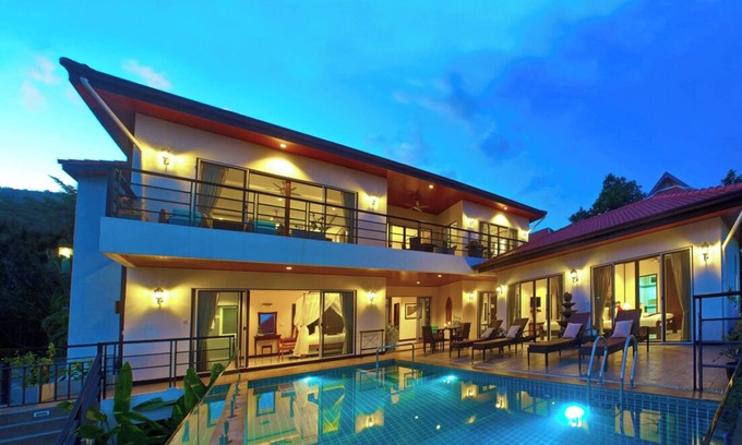 Bophut Villa | 4 BEDROOM - STUNNING SEA VIEWS, MOUNTAIN VISTAS AND CLOSE TO OCEAN AND SHOPPING