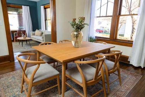 Roanoke Apartment | 4 Bedroom Suite At The Historic Winona House