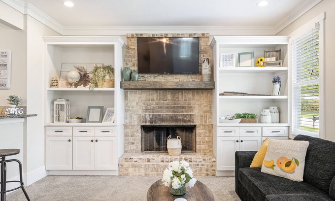 East Point House | 4 Bedroom Suites Under 1 Roof Near Downtown Atlanta & Airport