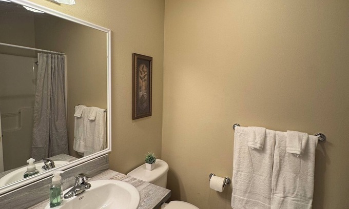 Corvallis House | 4-bedroom townhome in beautiful Corvallis close to OSU & Sunset Shopping Center