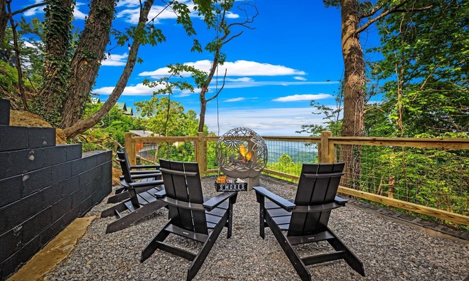 Chalet Village Ski Chalet | 4-bedroom Updated Chalet~Breathtaking Views of Gatlinburg & Mt. Le Conte!