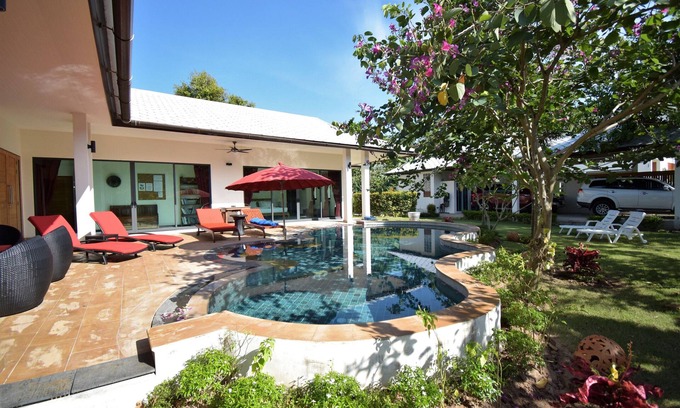 Plai Laem Villa | 4 Bedroom Villa with Private Pool in Walled Garden