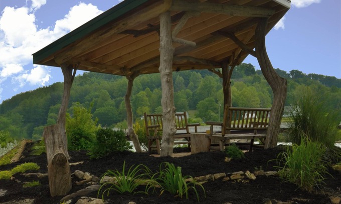 Moatsville House | 4 Bedroom Waterfront Home, Sleeps 10, Allow Pets, Near Audra & Tygart Lake Parks