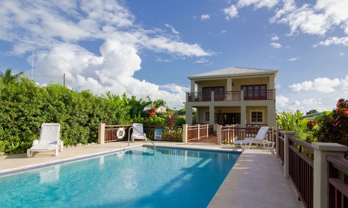 Weston Villa | 4 Bedroom West Coast Villa, Close to Beach