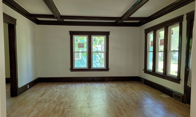Stevens Point House | 4 Bedroom with Office walkable to downtown.