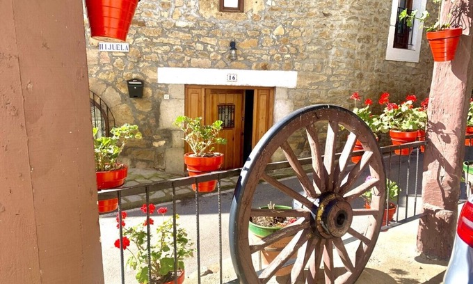 Lezana de Mena Cottage | 4 bedrooms, 2 bathrooms, 80m2 terrace with views, office and children playroom