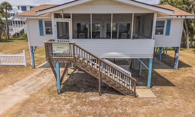 Edisto Island House | 4 bedrooms, Gorgeous Ocean Views, fireplace, entertainment room with BIG TV!