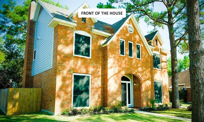 Barker House | 4 Bedrooms Home in the North West Houston!
