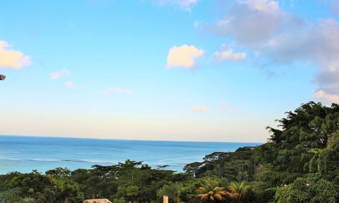 Mahe Island Villa | 4 Bedrooms Villa in Seychelles set in a beautiful garden - Perfect for groups