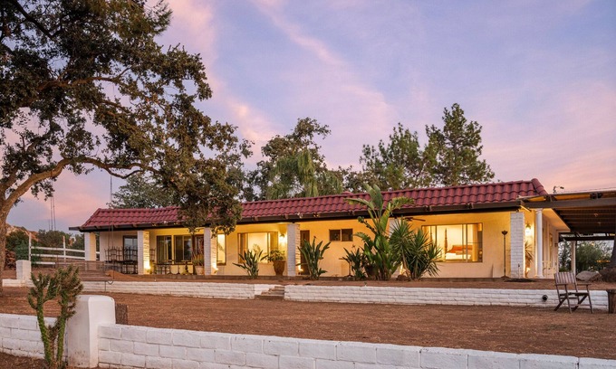 Ramona House | 4 Beds, 2Bath in the beautiful Wine Country Hills 1hr from San Diego.