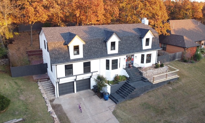 South Tulsa House | 4 Beds 3 Baths with Pool near Southern Hills Country Club