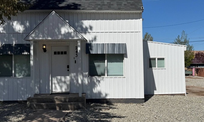 Cedar City House | 4 Beds in the center of Cedar City