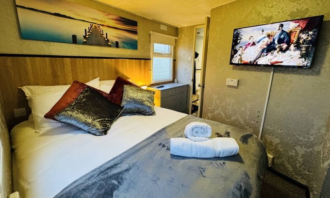 Ingoldmells Apartment | 4-berth holiday home in Ingoldmells with direct beach access, perfect for family holidays.