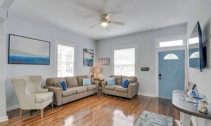 San Jacinto House | 4 Blocks to Beach: Home w/Patio in Galveston!