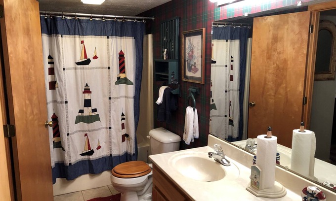Clarkson House | 4 BR 3 Bath serene house on lake Nolin with dock, with wood burning fireplace