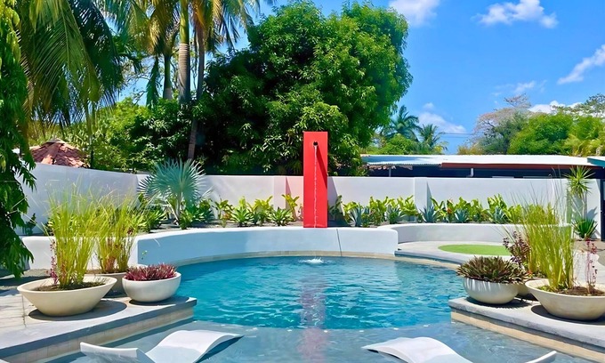 Potrero Ski Chalet | 4-BR House near to Beach (5-min-walk) | Pool, BBQ - Casa Arribada