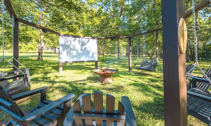 Cape Fair House | 4 BR-Outdoor Theatre-Fire Pit-1/4mile to Marina