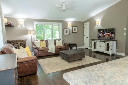 Williamsburg House | 4 BR Renovated Home - Next to Horse Show Pet Friendly
