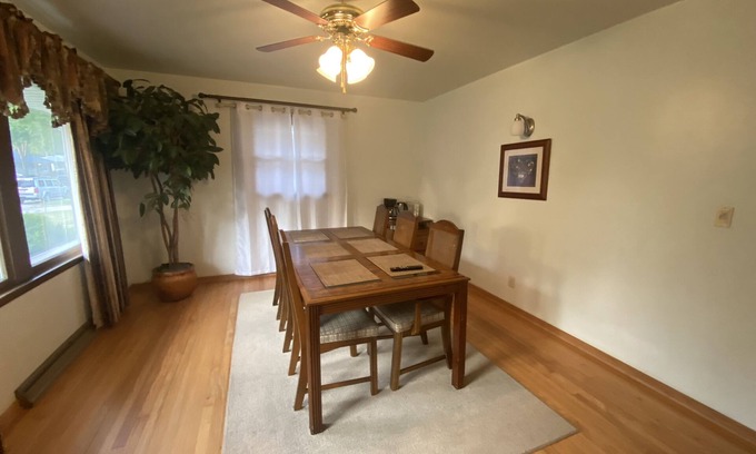 Milwaukee House | 4 Br Single Ranch Home With 1,600 Sq ft