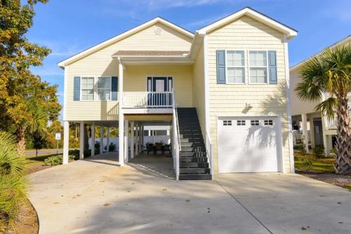Crescent Beach House | 4 BR Stunning House Near Beach and Main St