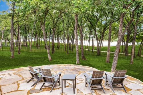 Lakewood Village House | 4-BR Waterfront - Pool Kayak Paddleboard & More
