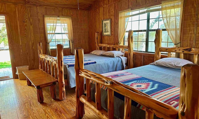 Bandera Cabin | 4 Buckeye