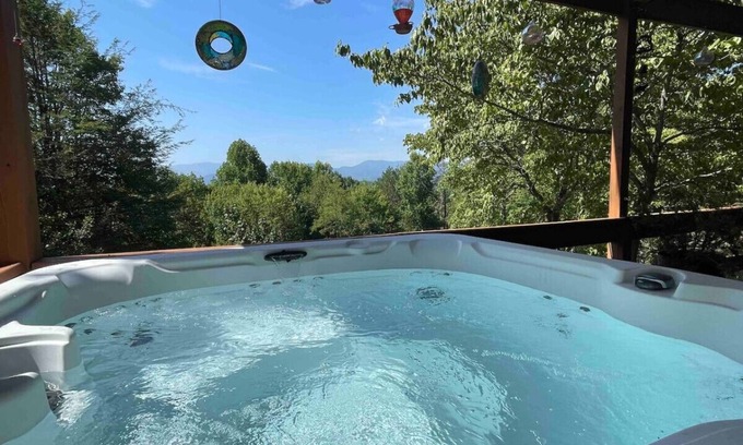 Whittier Cabin | 4 Cabins/Mountain Views/Jacuzzi/Wi-Fi/Large Groups