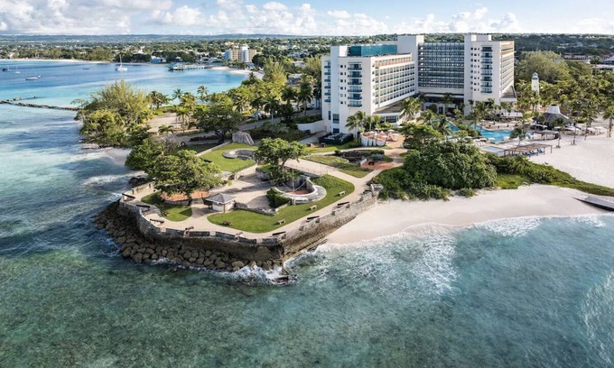 Garrison Historic Area Hotel | 4 Charming Suites w/Ocean Views and Convenient Beachfront Access