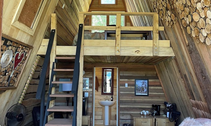 Powell River Cabin | 4 Coastal Cabins for exploring the Sunshine Coast of BC