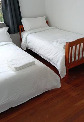 Owhata House | 4 double 1 single and 1 Sofa Beds House, 638A Te Ngae Road
