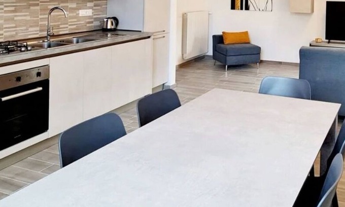 L'Aquila Apartment | *4 double rooms *equipped kitchen, *2 smart Tv rooms *air conditioning