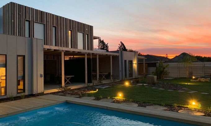 Bloubergstrand House | 4 Friends Mountain View Apartment